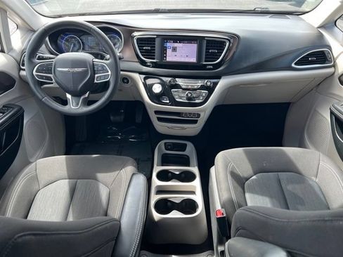 Used 2023 Chrysler Voyager LX FWD image 14