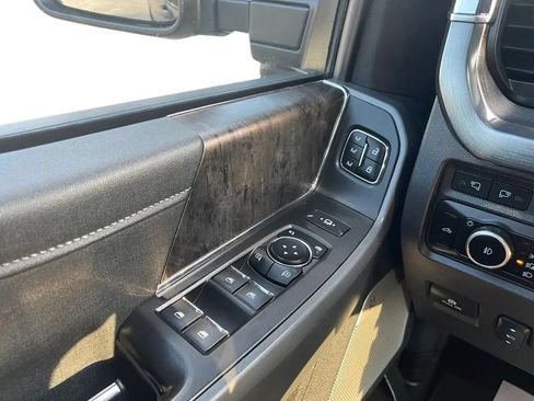 Used 2023 Ford F250 Lariat w/ Sport Appearance Package AWD/4WD image 39