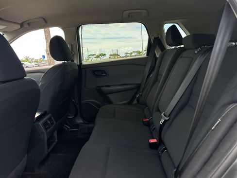 Used 2023 Nissan Rogue S FWD image 15