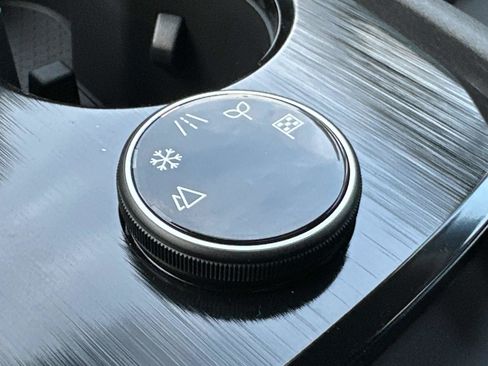 New 2026 Nissan Rogue SV AWD/4WD image 38