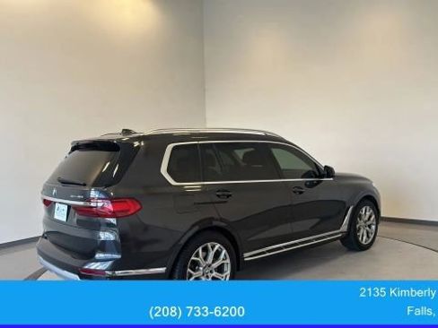 Used 2022 BMW X7 xDrive40i w/ Premium Package AWD/4WD image 16