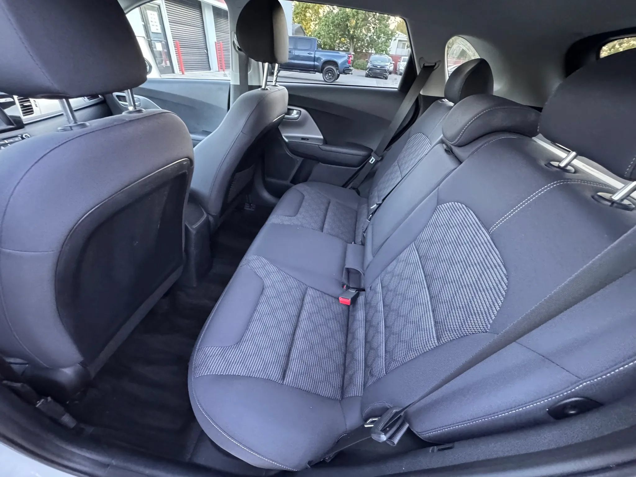 Used 2018 Kia Niro LX FWD image 16