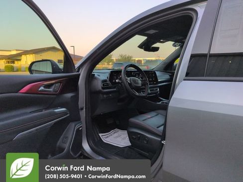 Used 2024 Chevrolet Traverse RS AWD/4WD image 9