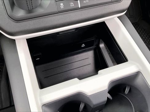 Used 2025 Land Rover Defender 110 S image 37