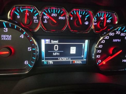 Used 2019 GMC Yukon XL SLT w/ Open Road Package AWD/4WD image 6