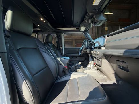 Used 2024 Jeep Wrangler High Altitude AWD/4WD image 17