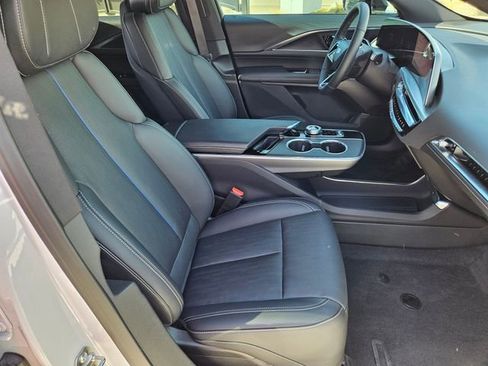 New 2025 Cadillac Lyriq Sport image 28