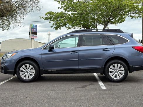 Used 2017 Subaru Outback 2.5i Premium AWD/4WD image 7
