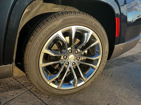 Used 2022 Jeep Grand Wagoneer Series II w/ Flexible Seating Group image 13