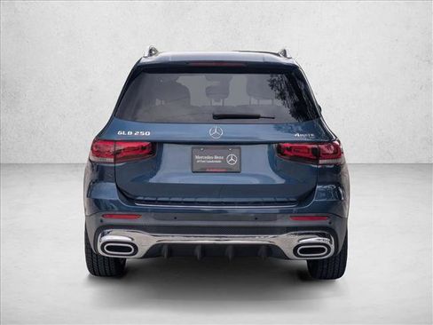 Used 2022 Mercedes-Benz GLB 250 4MATIC image 6