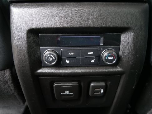 Used 2019 Chevrolet Traverse Premier AWD/4WD image 12