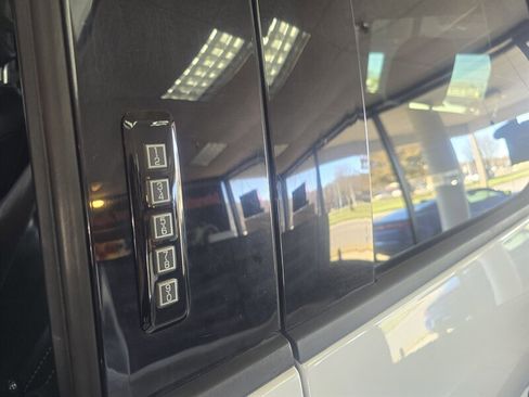 Used 2020 Ford F150 Lariat image 29