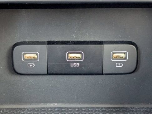 Certified 2024 Kia Carnival LX FWD image 27