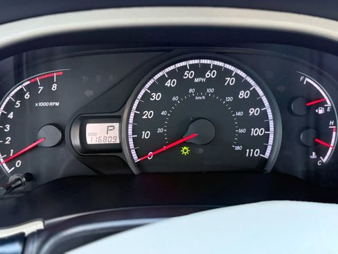 Used 2013 Toyota Sienna L image 14