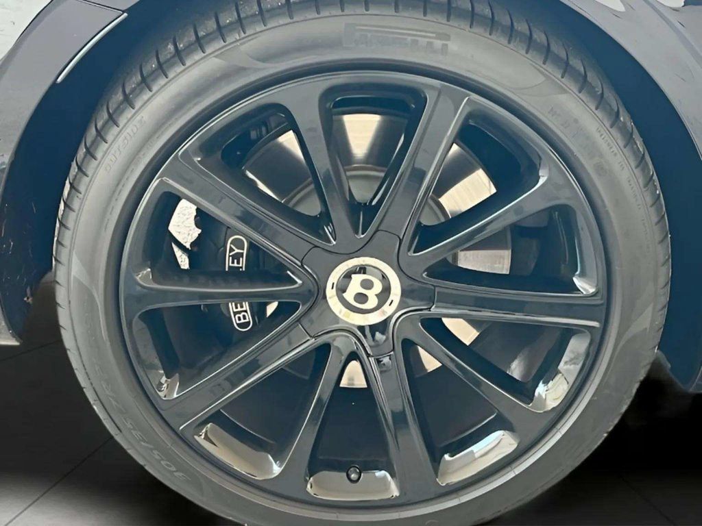 Used 2022 Bentley Continental GT AWD/4WD image 32