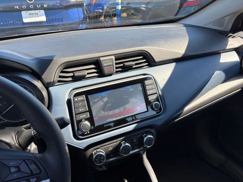 Used 2025 Nissan Versa SV image 25