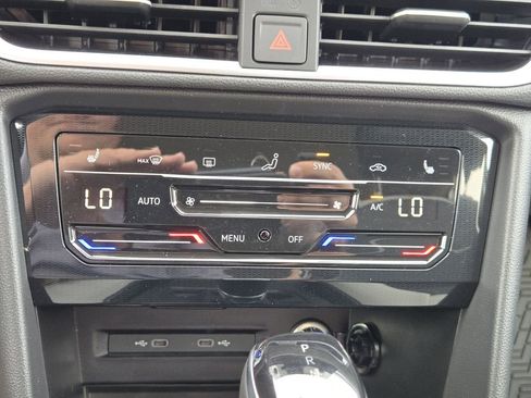 New 2026 Volkswagen Taos SE FWD image 16
