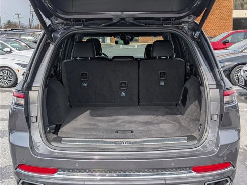 Used 2022 Jeep Grand Cherokee Overland w/ Luxury Tech Group IV image 14