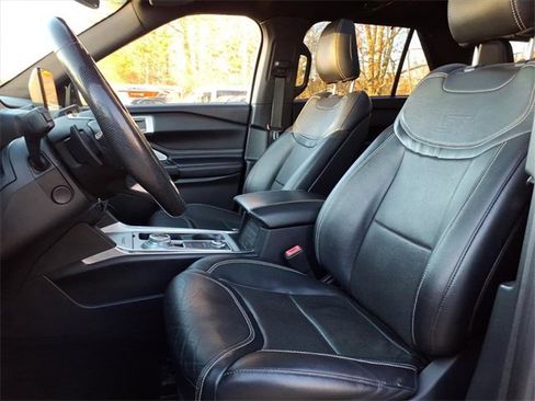 Used 2020 Ford Explorer ST w/ Premium Technology Package image 9