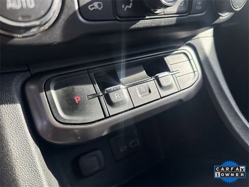 Used 2023 GMC Acadia AT4 w/ Technology Package image 21