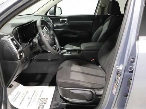 Used 2023 Kia Sorento LX FWD image 11