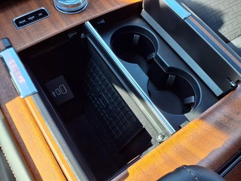 New 2025 Lincoln Navigator Black Label AWD/4WD image 12