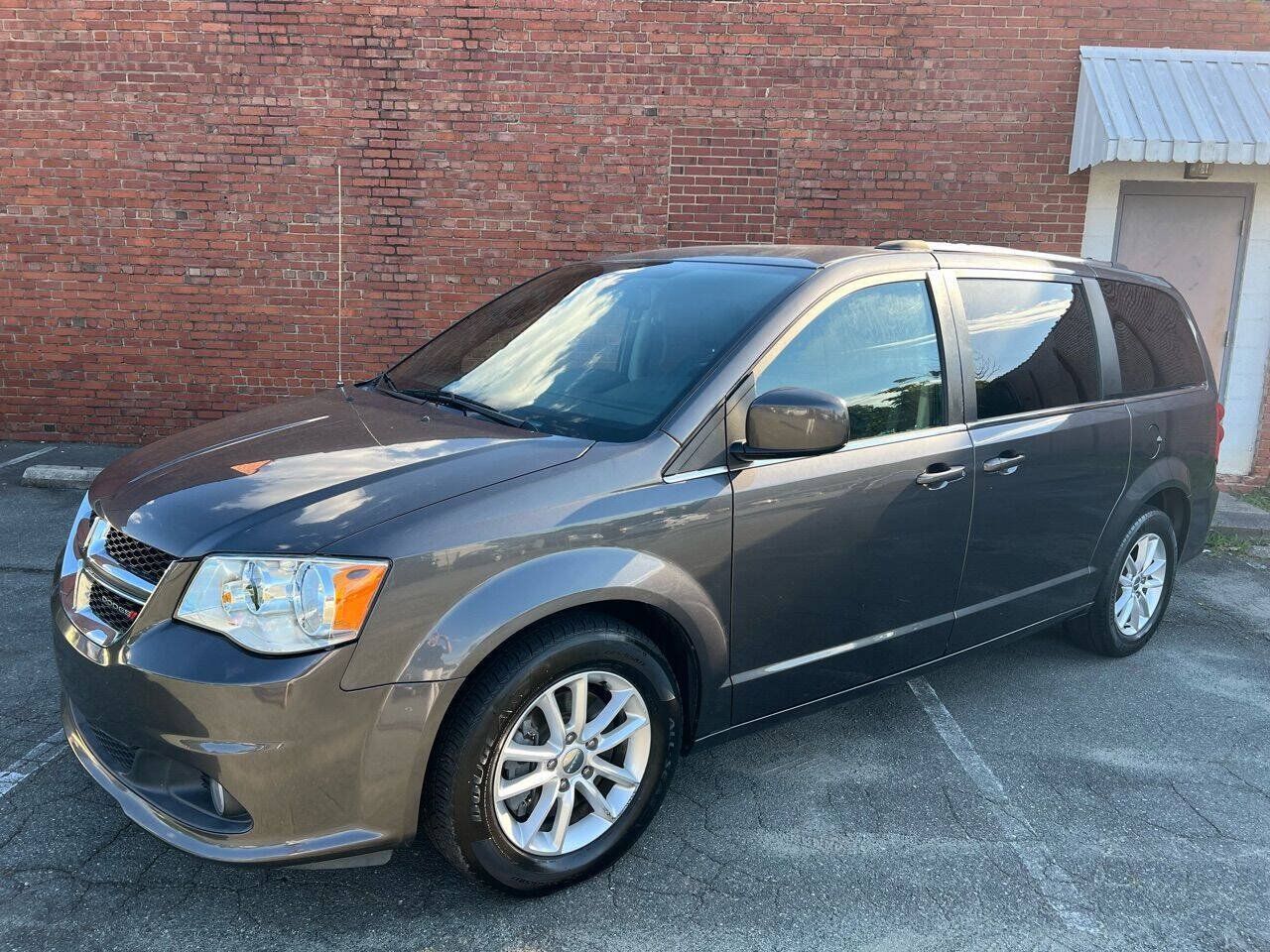 Used 2019 Dodge Grand Caravan SXT FWD image 7