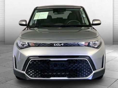 Used 2025 Kia Soul LX w/ LX Technology Package FWD image 2