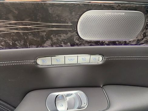 Used 2025 Genesis G90 3.5T image 17