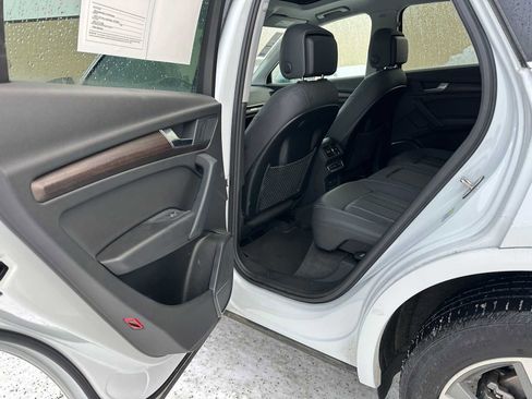 Used 2023 Audi Q5 2.0T Premium w/ Convenience Package image 15