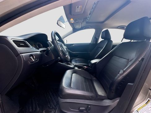 Used 2013 Volkswagen Jetta SEL FWD image 17