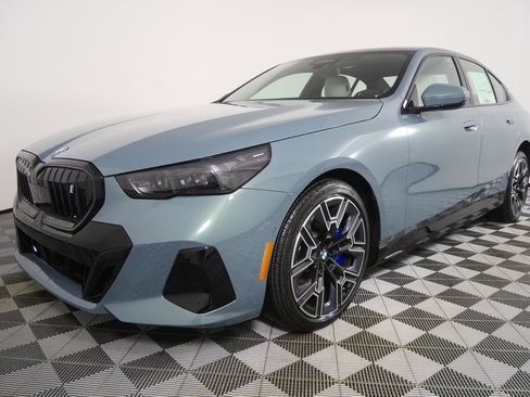 New 2026 BMW i5 eDrive40 w/ M Sport Package image 7