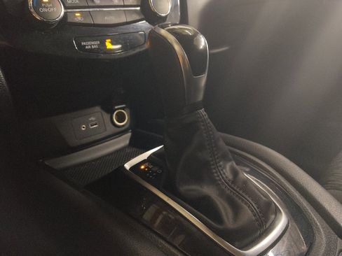 Used 2020 Nissan Rogue SV FWD image 26