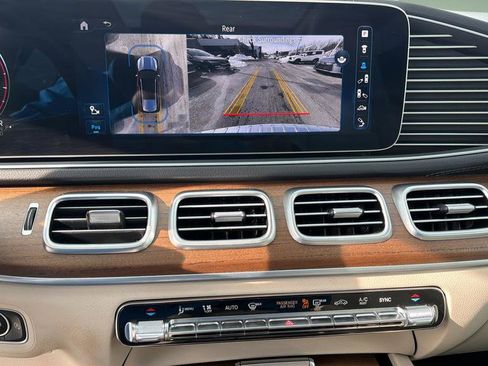 Used 2024 Mercedes-Benz GLS 450 4MATIC image 33