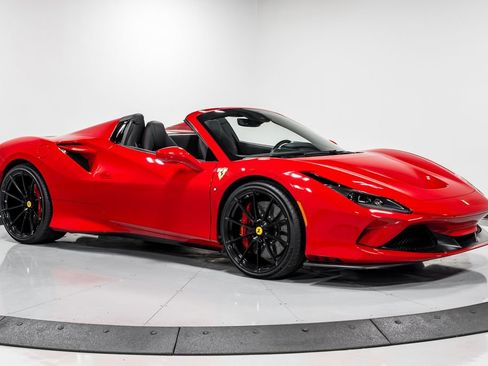 Used 2023 Ferrari F8 Tributo RWD image 32