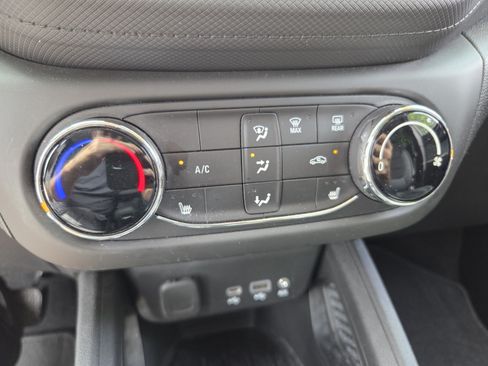 Used 2023 Chevrolet TrailBlazer LT AWD/4WD image 27
