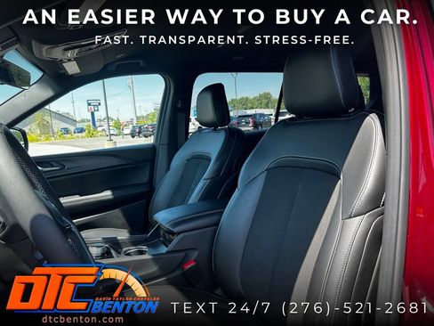 Used 2025 Jeep Grand Cherokee L Laredo AWD/4WD image 9
