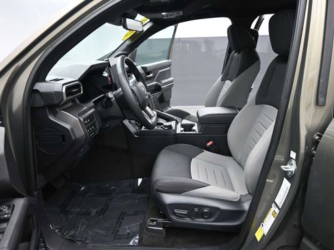 Used 2024 Toyota Tacoma TRD Off-Road image 15