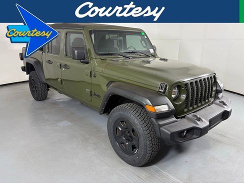 Used 2022 Jeep Gladiator Sport AWD/4WD image 1