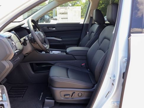 New 2026 Nissan Pathfinder SL FWD image 7