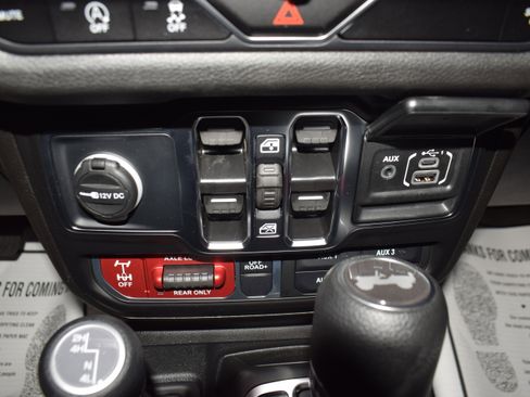 New 2025 Jeep Wrangler Willys image 15