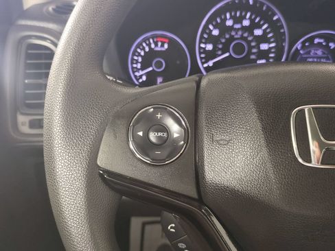 Used 2018 Honda HR-V LX image 30