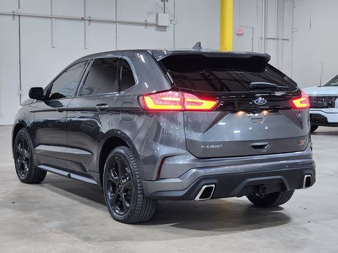 Used 2019 Ford Edge ST image 12