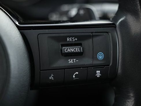 Used 2023 Nissan Rogue SL w/ SL Premium Package image 34