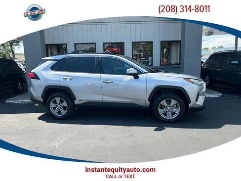 Used 2022 Toyota RAV4 XLE w/ Convenience Package AWD/4WD image 1