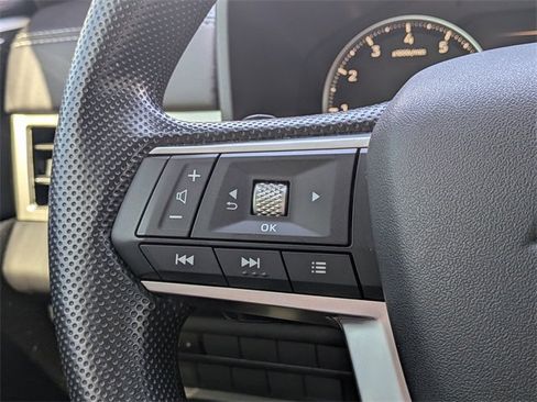 Used 2025 Mitsubishi Outlander ES image 27