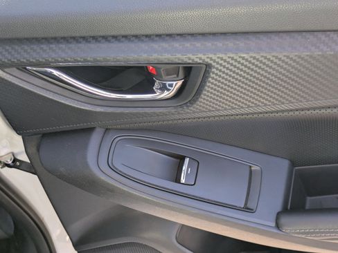 Used 2018 Subaru Impreza 2.0i Limited image 40