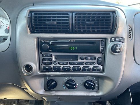 Used 2004 Ford Explorer Sport Trac XLS RWD image 13