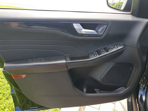 Used 2023 Ford Escape ST-Line w/ Tech Pack #1 image 17