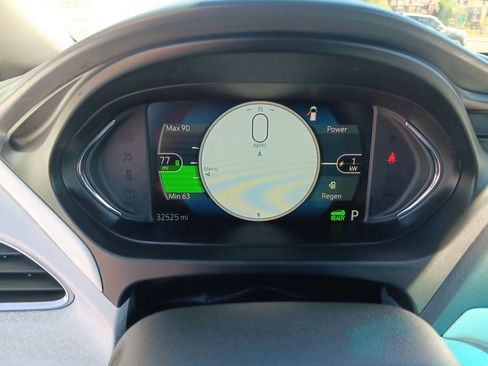 Used 2019 Chevrolet Bolt Premier w/ Infotainment Package FWD image 16